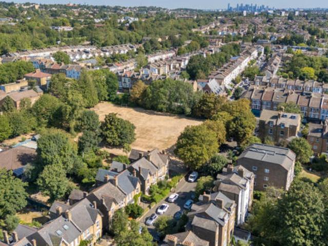 Apartment for sale in Penge, Greater London