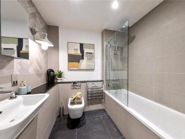Apartment for sale in Fish Island, Greater London