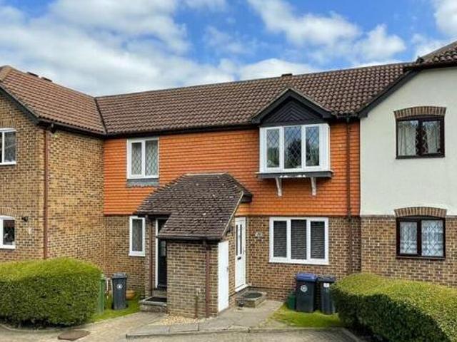 House for sale in Heol-las, Surrey