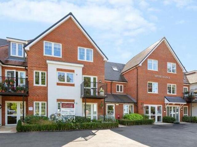 House for sale in Heol-las, Surrey