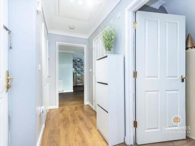 Apartment for sale in Poole, Bournemouth, Christchurch and Poole