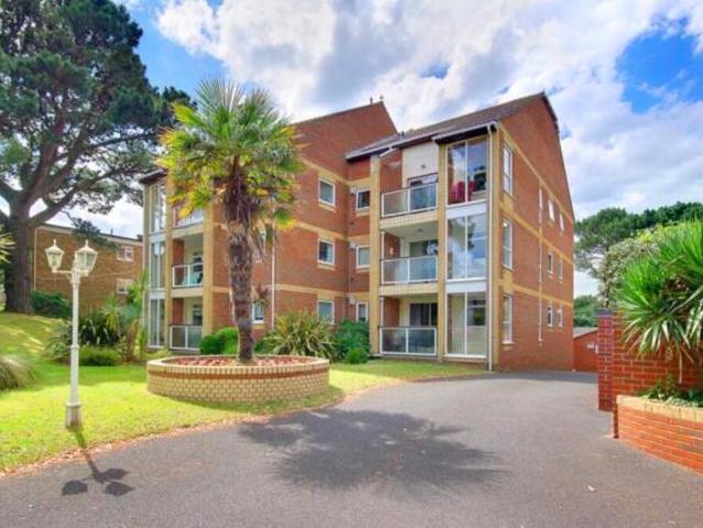 Apartment for sale in Poole, Bournemouth, Christchurch and Poole