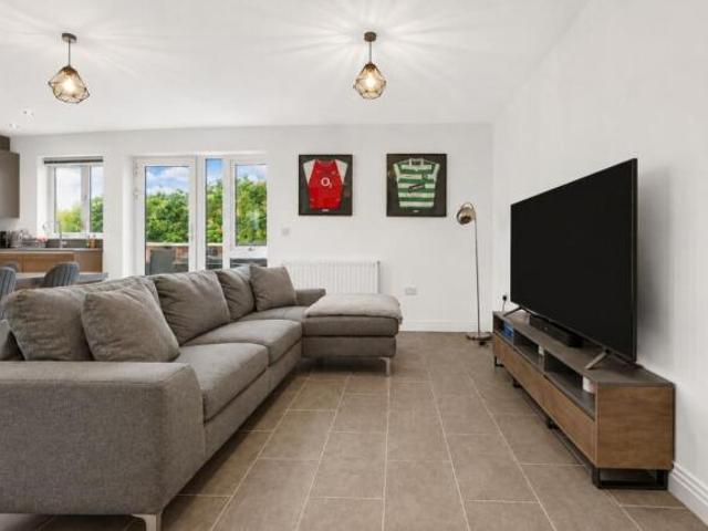 Apartment for sale in Five Acres, Hertfordshire