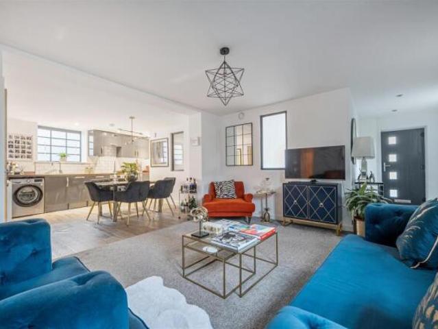 Apartment for sale in Watergate, Devon