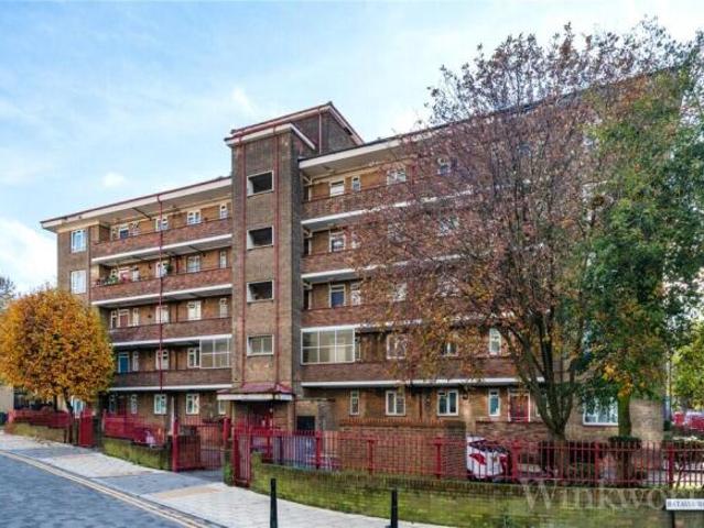 Apartment for sale in London Borough of Lewisham, Greater London