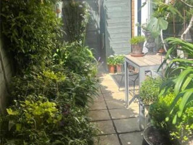 Apartment for sale in Battersea, Greater London