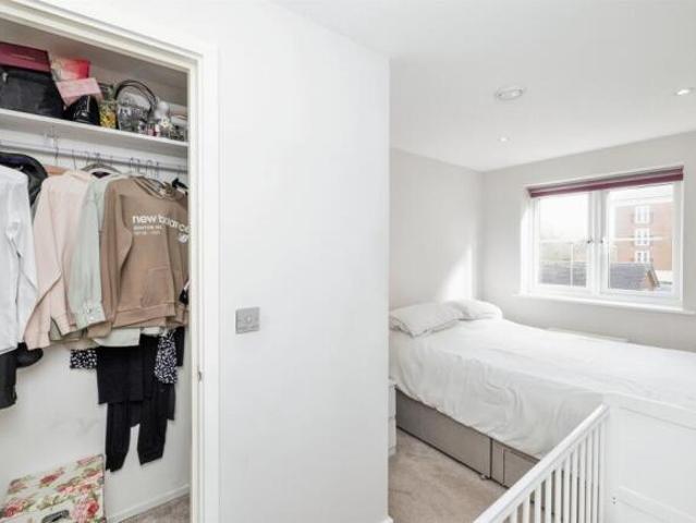 Apartment for sale in Kingswood, North Watford