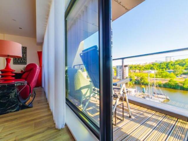 Apartment for sale in Cardiff Bay, Falcon Lodge
