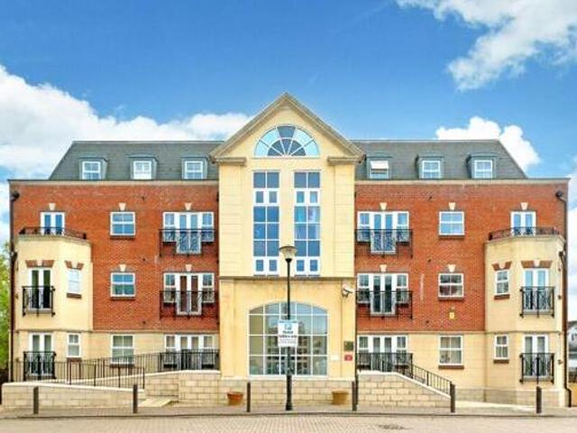 House for sale in Beaconsfield, Knotty Green