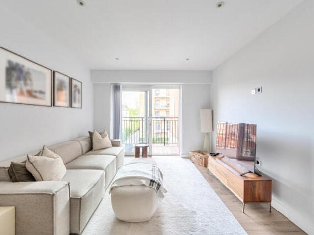 Apartment for sale in Colindale, Greater London