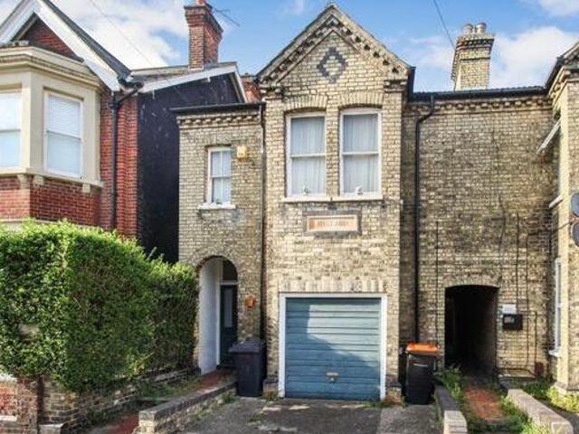 House for sale in Bedford
