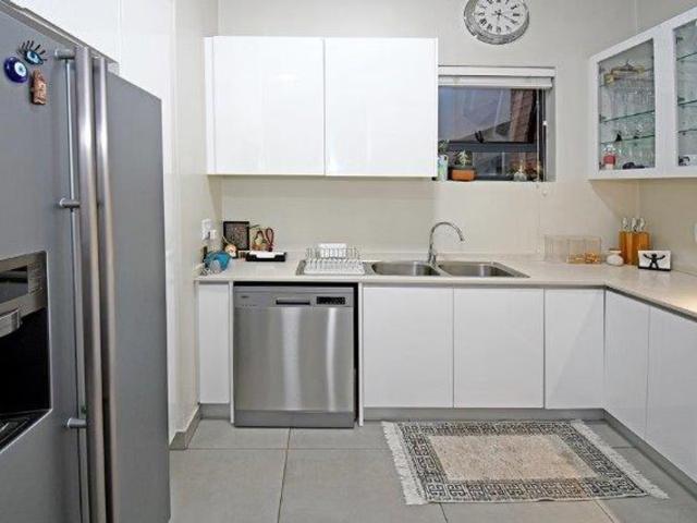 Apartment for sale in Bedfordview, City of Ekurhuleni Metropolitan Municipality