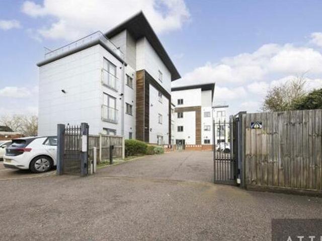 House for sale in Lakenham, East Bank