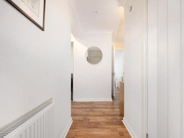 Apartment for sale in Bearsden, Scotland