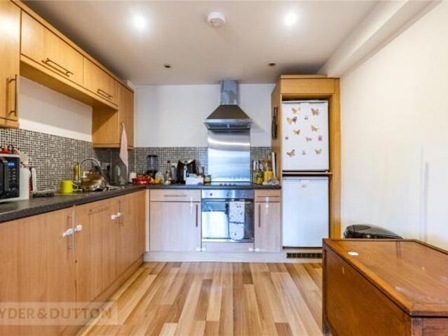 Apartment for sale in Huddersfield, West Yorkshire