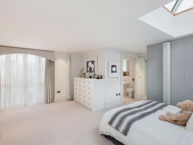 Apartment for sale in Green Close, Warwickshire