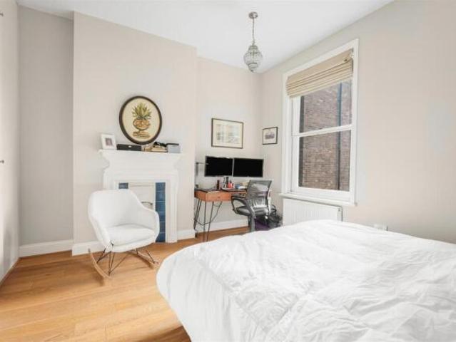 Apartment for sale in Fulham, Greater London