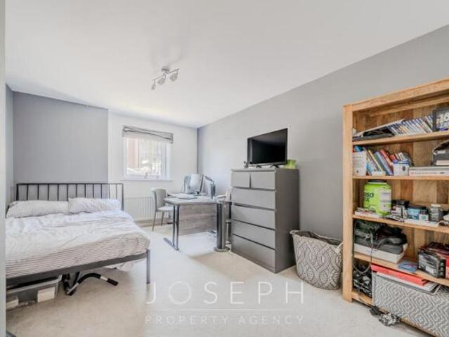 Apartment for sale in Key Street, Suffolk