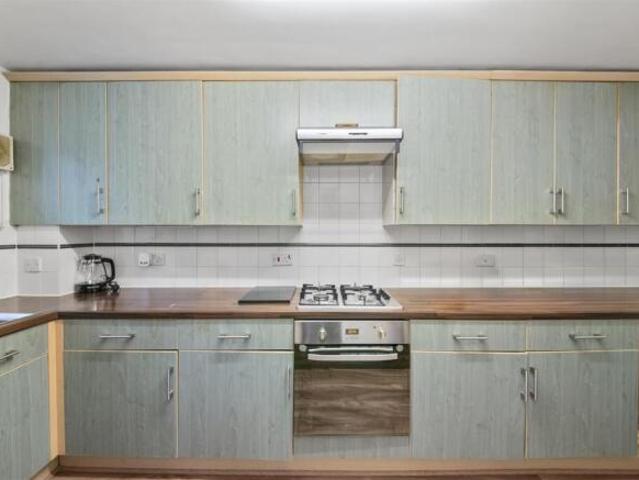 Apartment for sale in Uxbridge, Greater London
