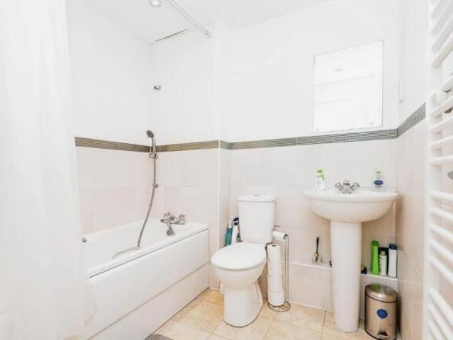 Apartment for sale in Huddersfield, West Yorkshire