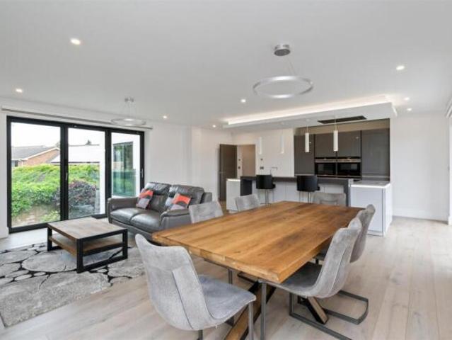 Apartment for sale in Blossomfield, West Midlands