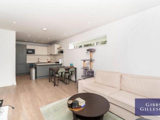 Apartment for sale in Greater London