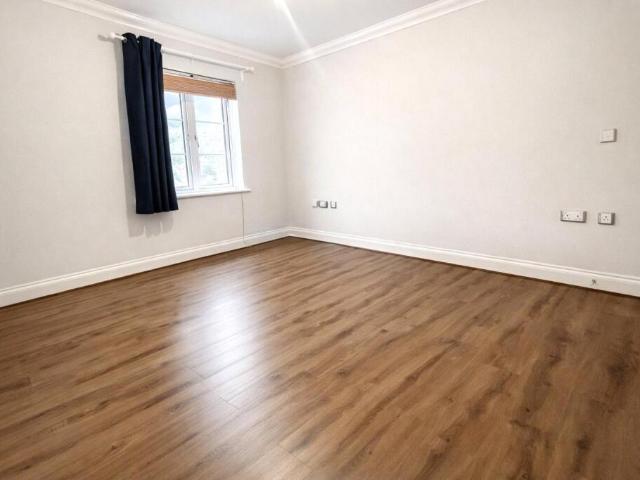 Apartment for sale in Barton Stacey, Hampshire