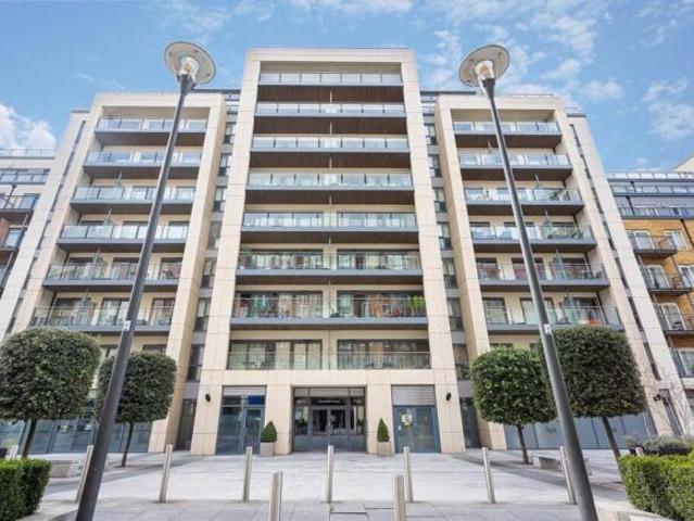 Apartment for sale in Colindale, Greater London