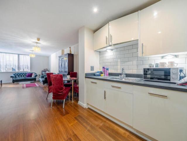Apartment for sale in London Borough of Newham, Greater London