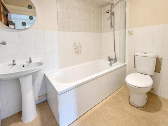 Apartment for sale in Poole