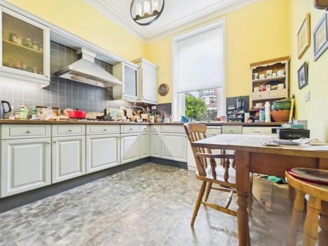 Apartment for sale in Folkestone