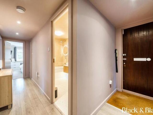 Apartment for sale in Beckenham, Greater London