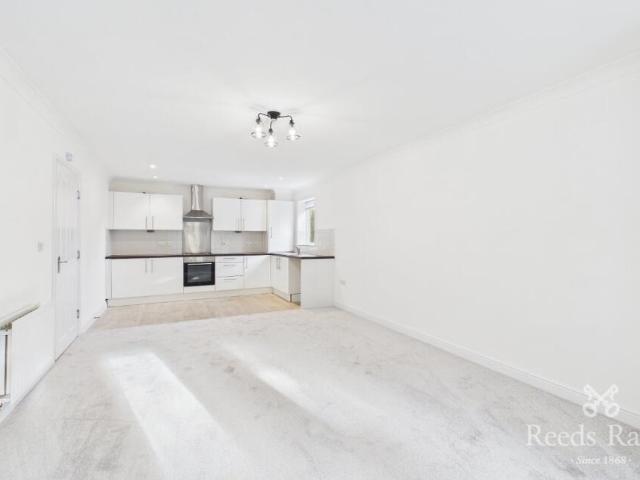 Apartment for sale in Hillhouse, Huddersfield