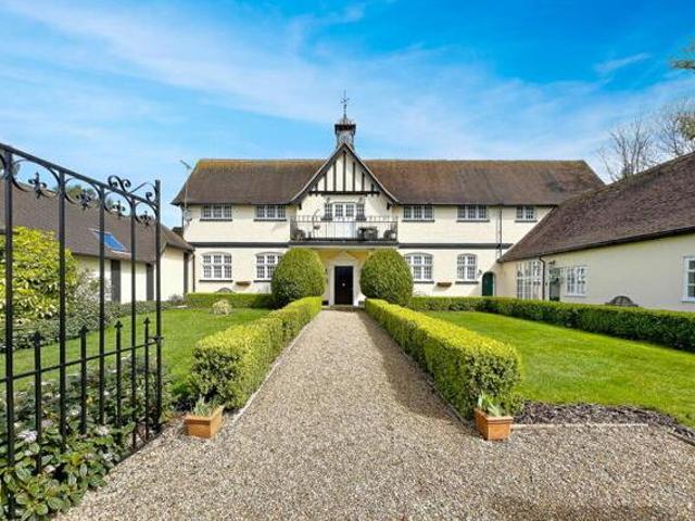 House for sale in Chipping Hill, Essex
