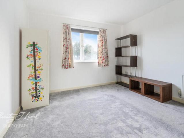 Apartment for sale in Blackheath Royal Standard, Greater London