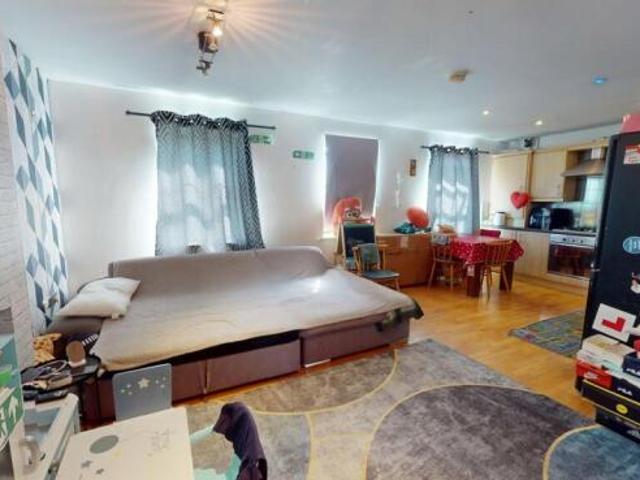 Apartment for sale in Balby, South Yorkshire