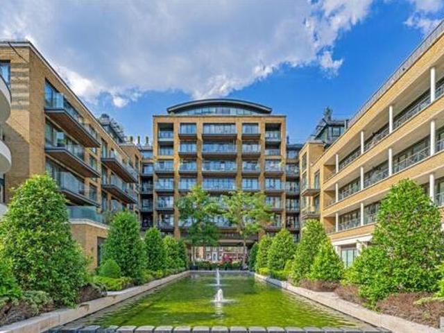 House for sale in Brentford End, Greater London