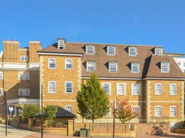House for sale in Brentford End, Greater London