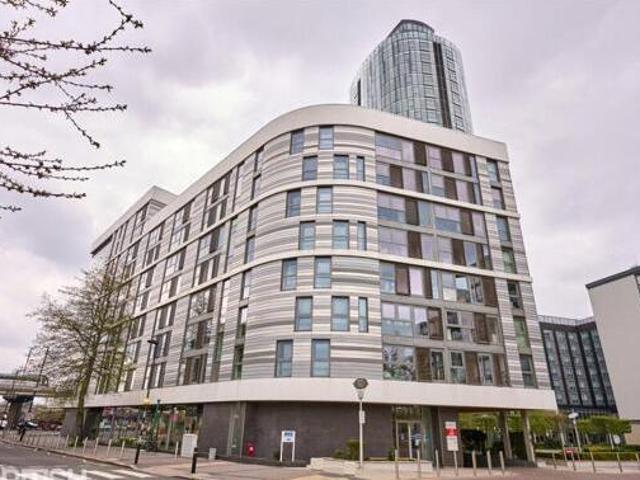 House for sale in Brentford End, Greater London