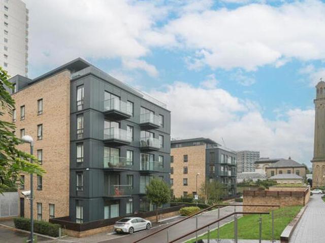 House for sale in Brentford End, Greater London