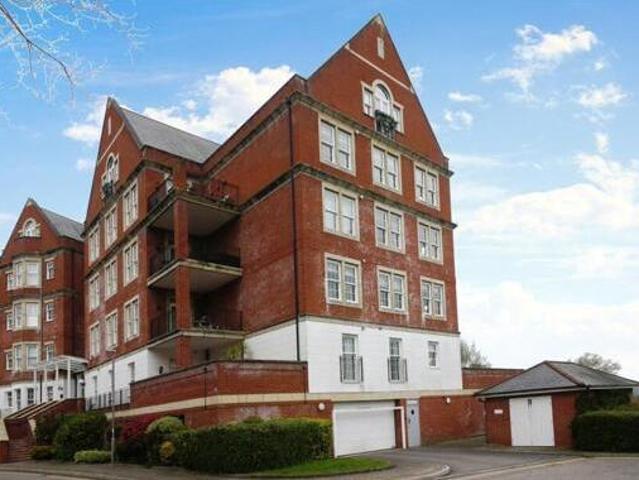 House for sale in The Galleries, Navestock Side