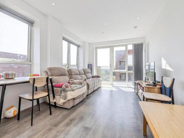 Apartment for sale in North Watford, Hertfordshire