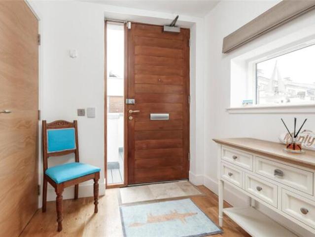 Apartment for sale in Cramond, Scotland