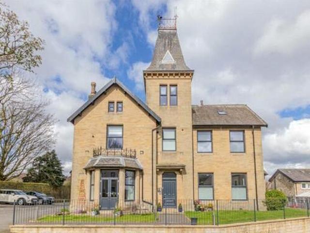 House for sale in Brighouse, West Yorkshire