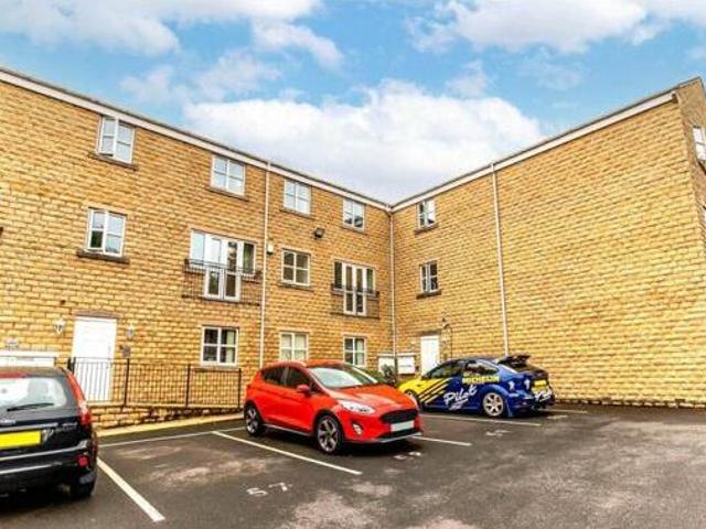House for sale in Brighouse, West Yorkshire
