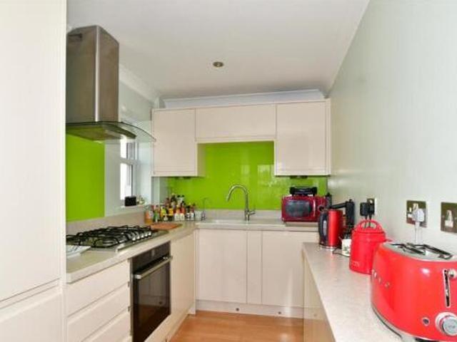 House for sale in Upton, Acol