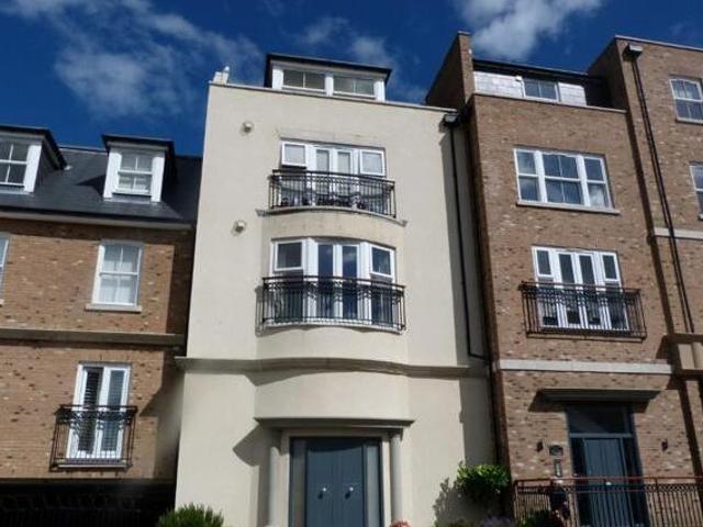 House for sale in Upton, Acol