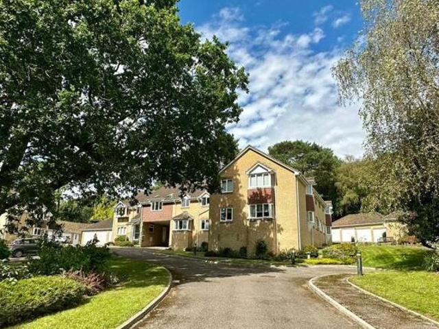 House for sale in Broadstone