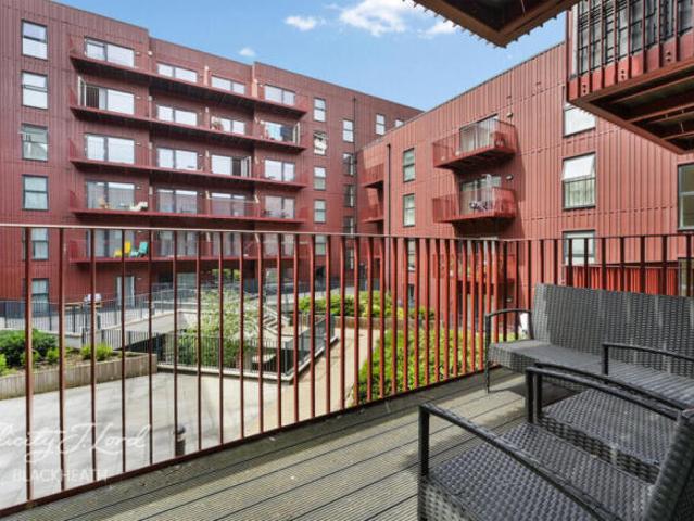 Apartment for sale in Woolwich, Greater London
