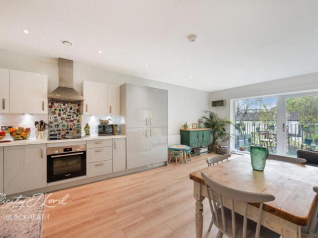 Apartment for sale in Woolwich, Greater London